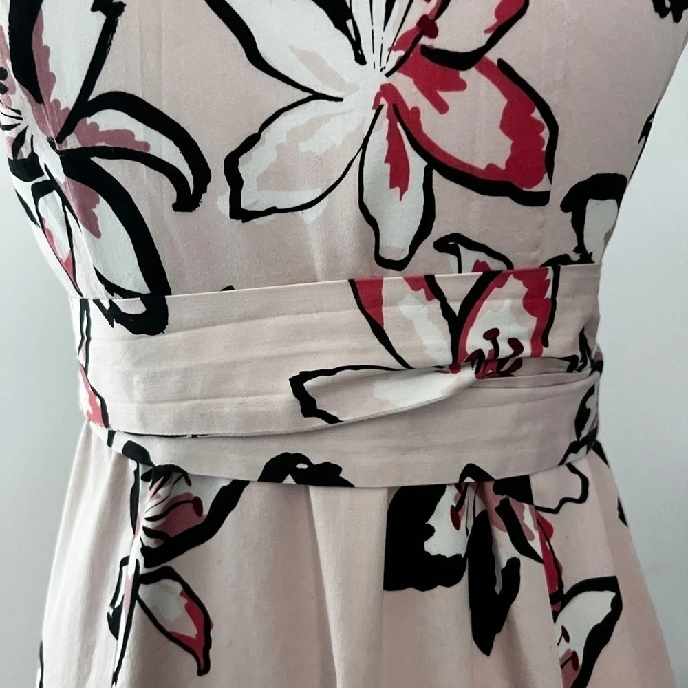 Kate Spade New York Tiger Lily print wrap dress featuring a blush pink base Sz 0
